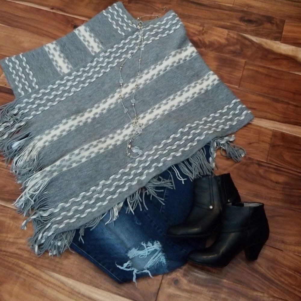 HoneyLee grey and cream poncho one size